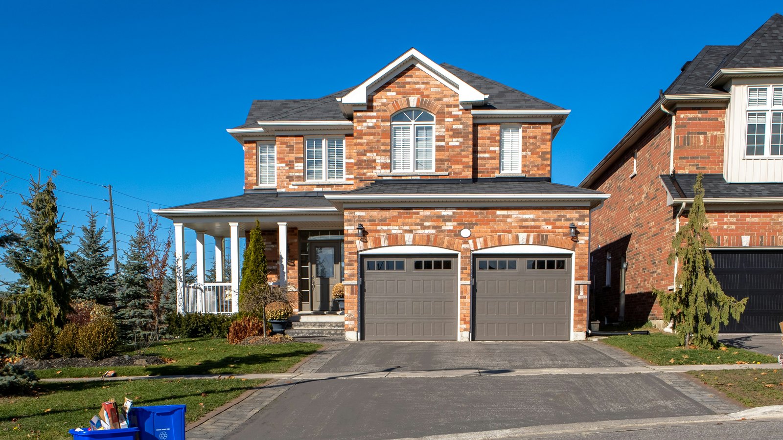 Raised panel garage door style